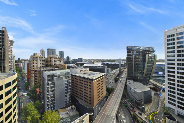 Exterior & Views 5