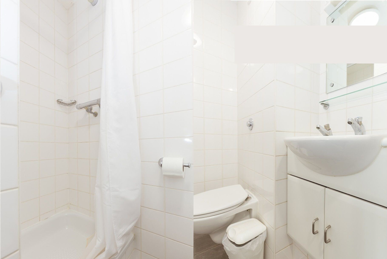 Bathroom 4, Friendship House - Hostel, London