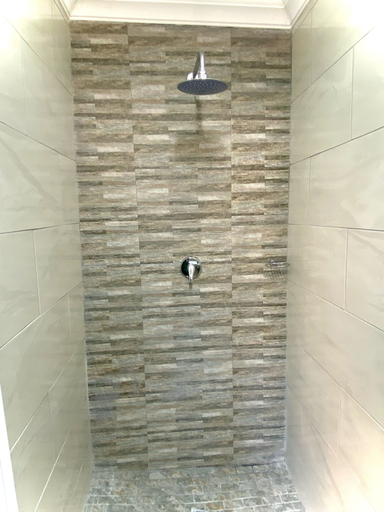 Bathroom 4, Protea Guesthouse, Amajuba