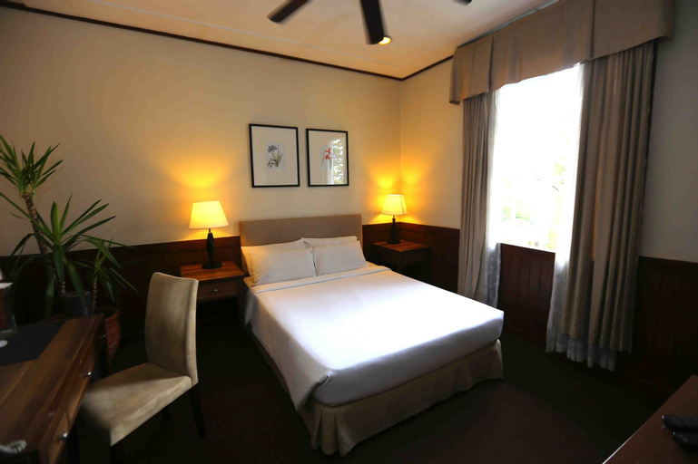 Bedroom 8