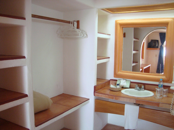 Bathroom 5, Hotel Villa Mexicana, José Azueta