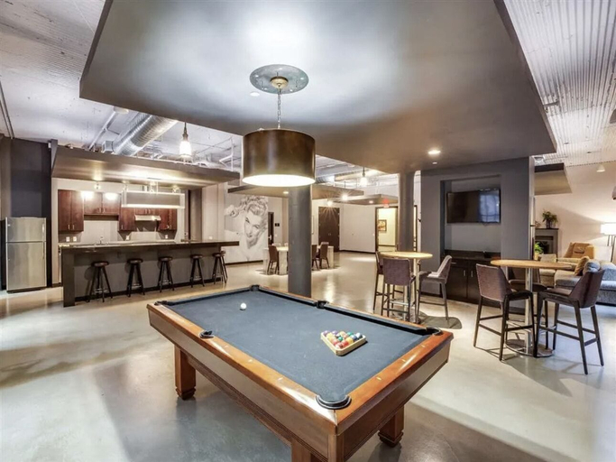 Food & Drinks 5, Magic Lofts, Hennepin