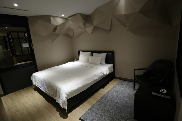Bedroom 24