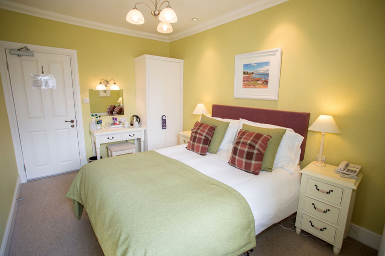 Bedroom 3, Glenisle Hotel, North Ayrshire