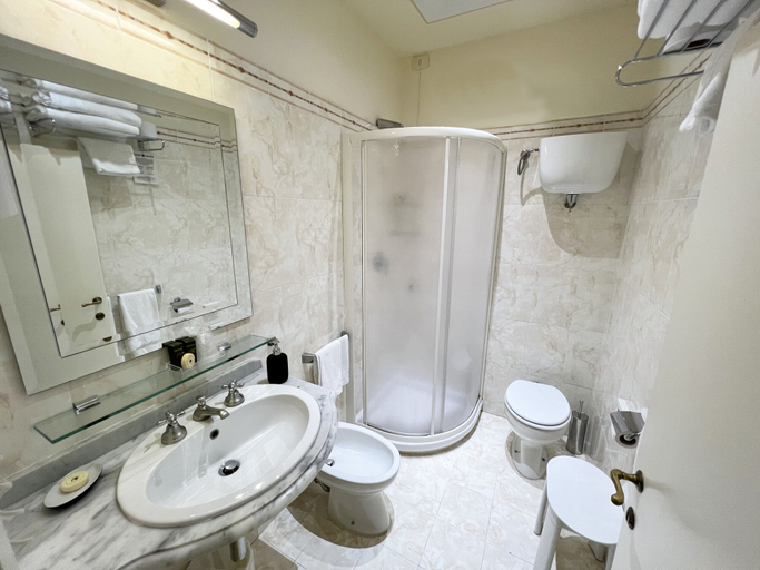 Bathroom 4, Hotel San Michele, Arezzo