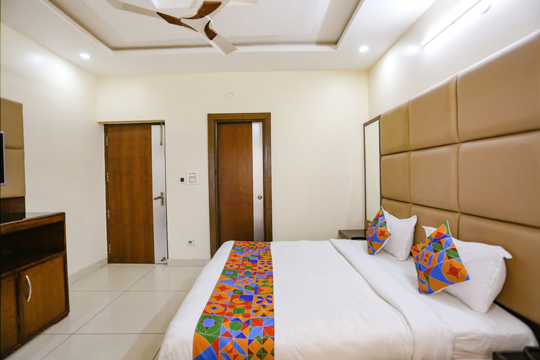 Bedroom 2, FabHotel Winterline Inn, Dehradun
