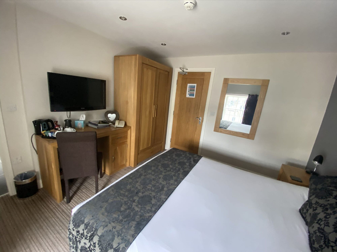Bedroom 2, The Three Horseshoes Hotel, Durham