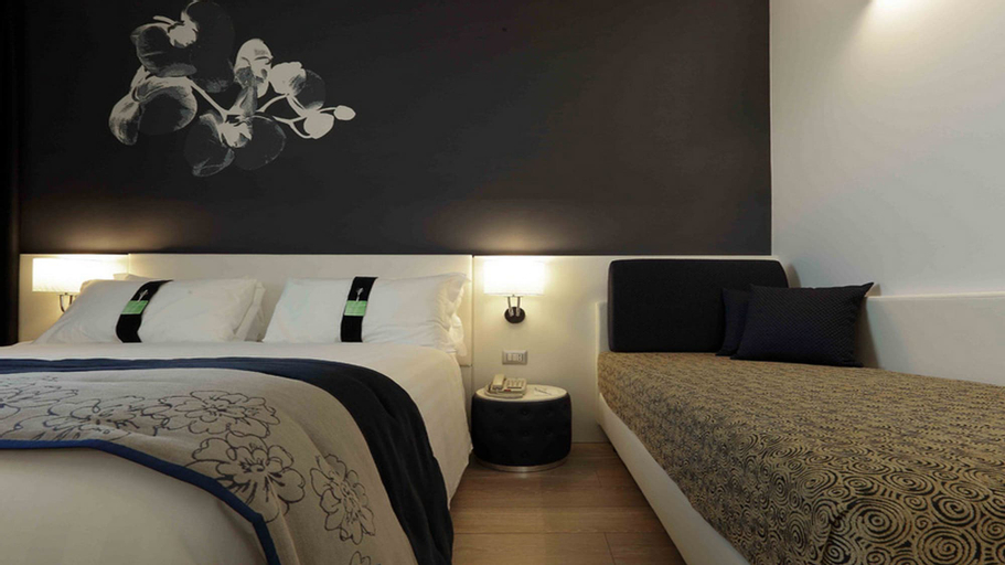 Bedroom 13