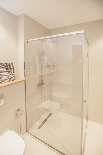 Bathroom 4, White Villas 2, Baku