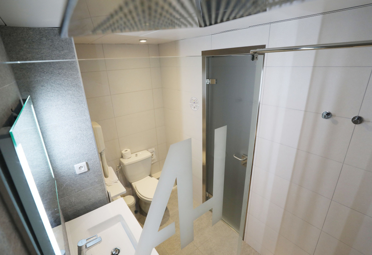 Bathroom 4, Hôtel ALBA, Hautes-Pyrénées