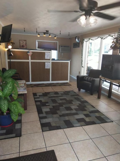 Public Area, Town House Motel & Pool near Mt. Rushmore, Pennington