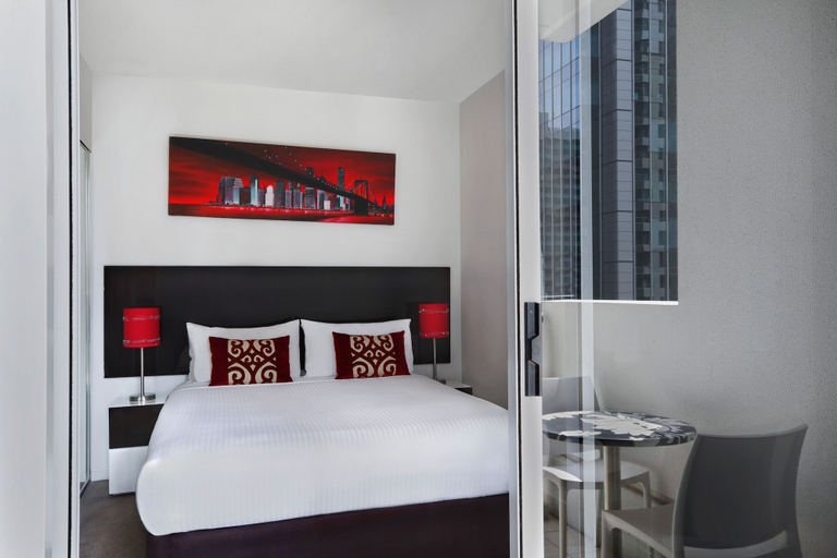 Bedroom 3, Mantra Midtown, Brisbane