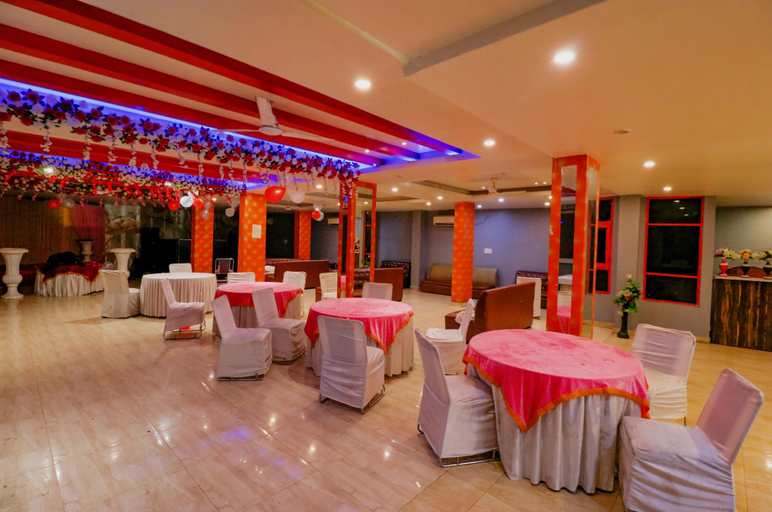 Food & Drinks 3, FabHotel A One Noida Sector 11, Gautam Buddha Nagar