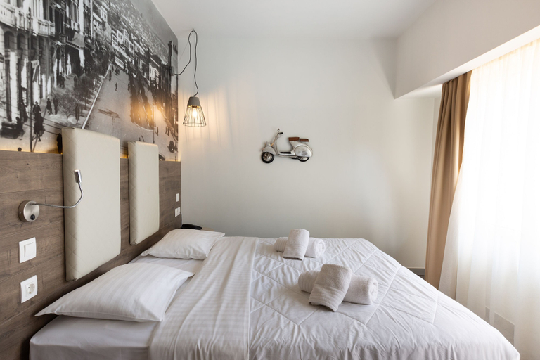 Bedroom 3, Metropolitan Hotel, Central Macedonia