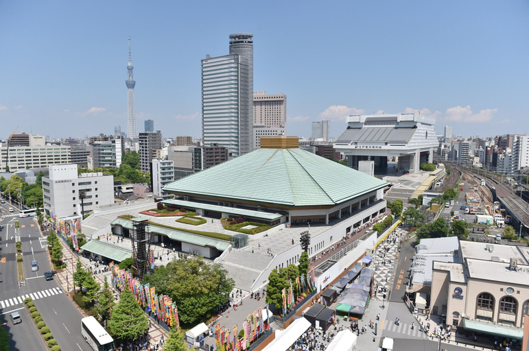 Exterior & Views 25