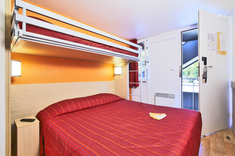 Bedroom 3, Première Classe Chateauroux - Saint Maur, Indre