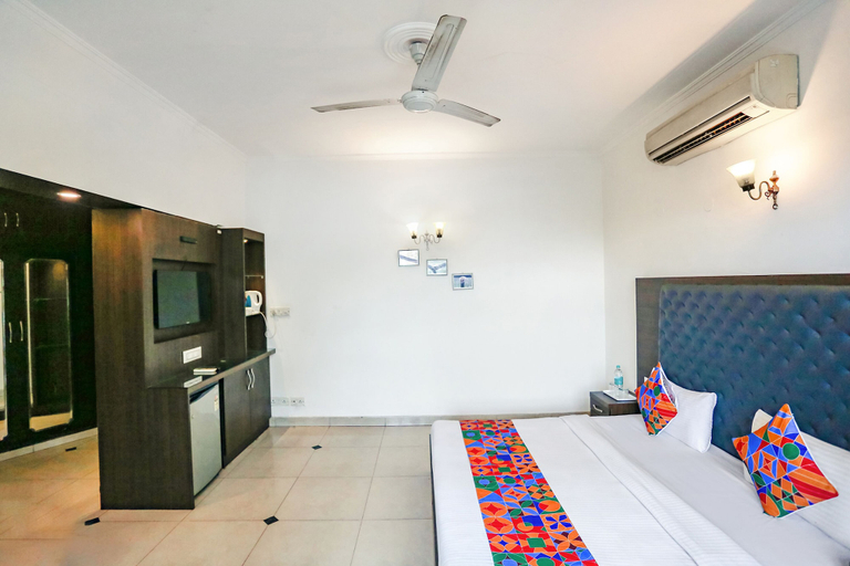 Bedroom 2, FabExpress Lloyd House, Delhi