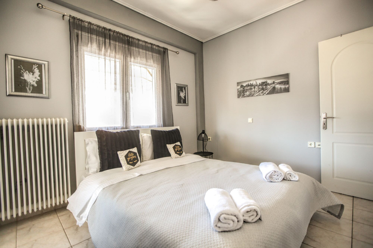 Bedroom 3, Grand Meteora Central Luxury Apartment, Thessaly