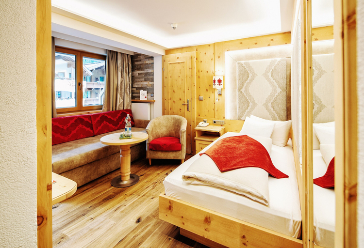 Bedroom 3, Hotel Neuhintertux, Schwaz