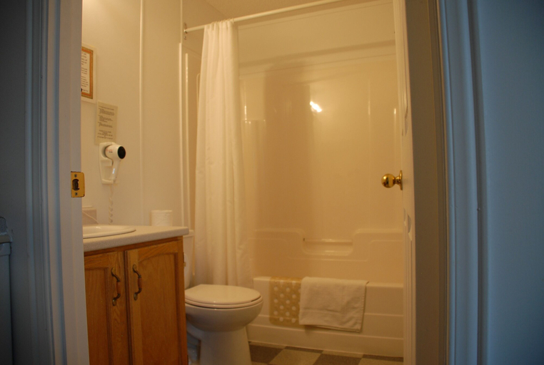 Bathroom 4, Harbourview Motel & Accommodations, Inverness