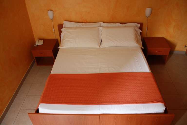 Bedroom 5, Hotel Avalon, Torino