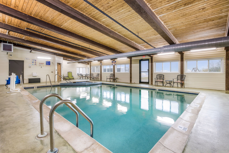Sport & Beauty 4, Baraga Lakeside Inn, Baraga