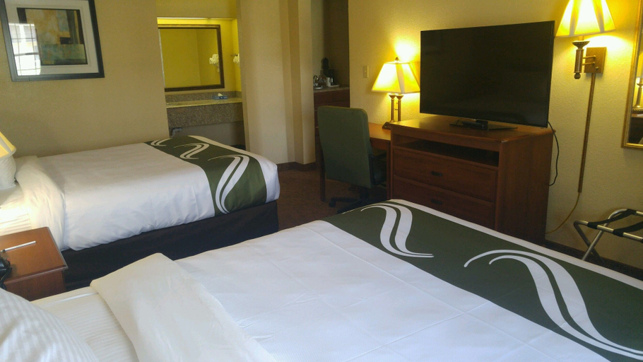 Bedroom 4, Quality Inn & Suites Covington, Tipton