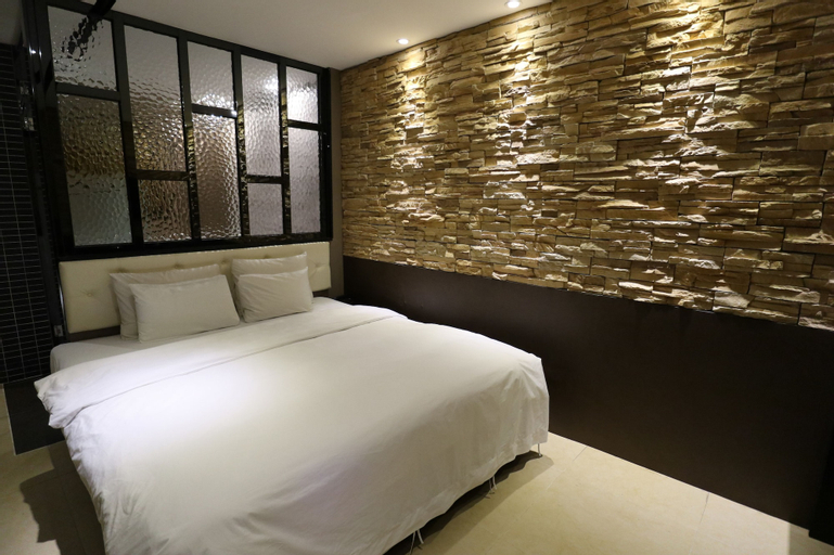 Bedroom 26