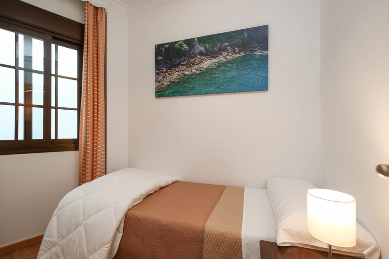 Bedroom 2, OM Destiny, Málaga