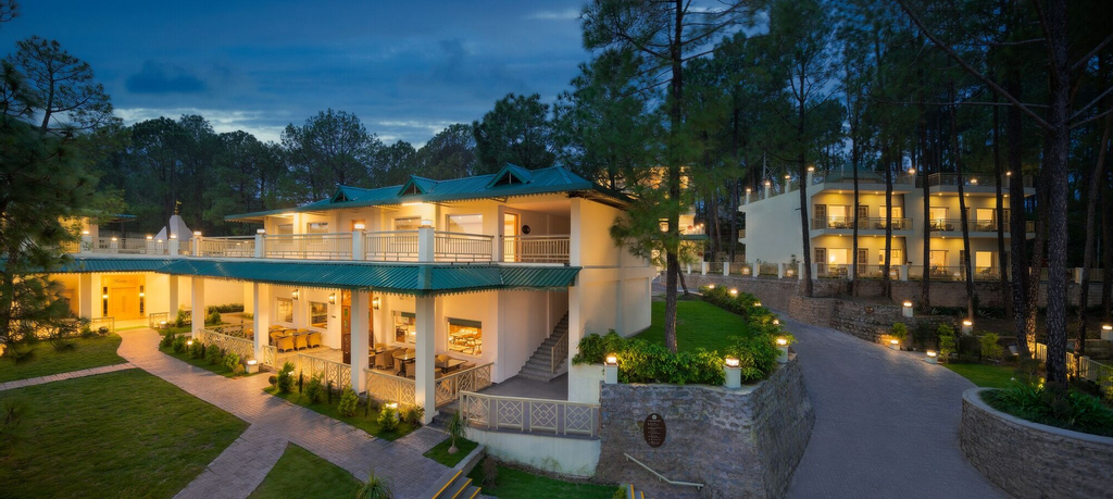 Exterior & Views