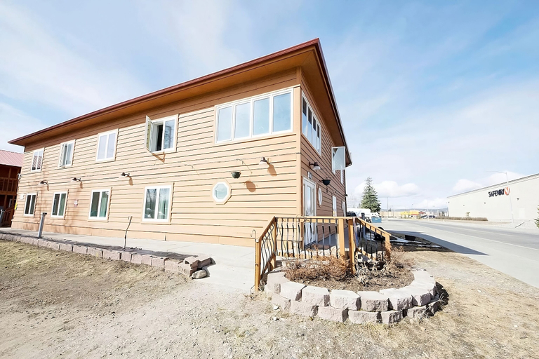 Exterior & Views, Rewak Studios, Fairbanks North Star