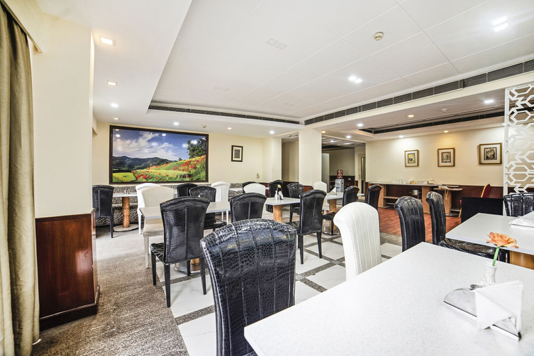 Food & Drinks 4, Fabhotel Bmk Grand, Delhi