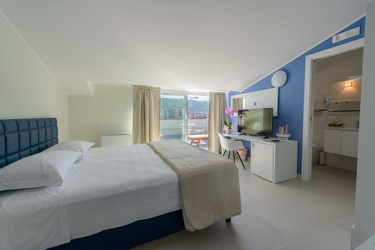 Bedroom 3, B&B Vistamare Suite, Salerno