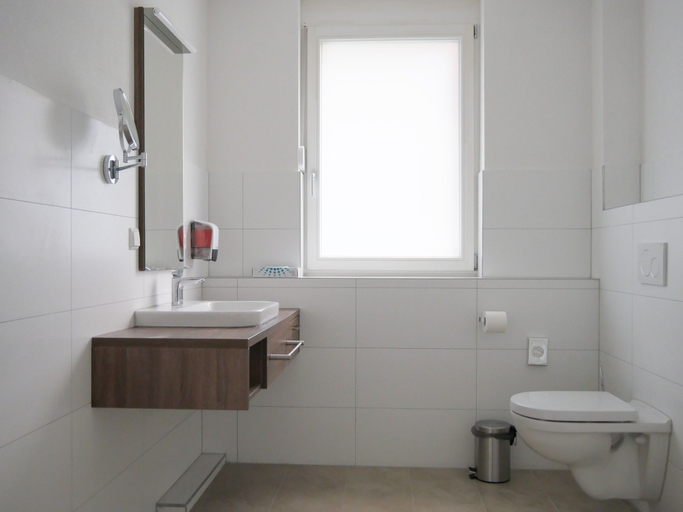 Bathroom 4, Hotel & Mühlenapartments, Rastatt