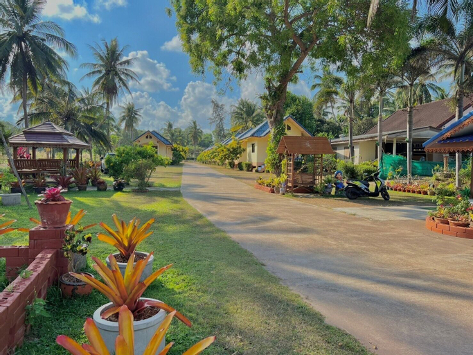 Exterior & Views 5, Thungwua laen resort, Pathiu