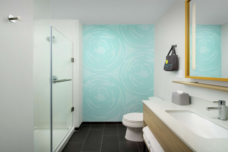 Bathroom 4, Tru by Hilton Lubbock Southwest, Lubbock