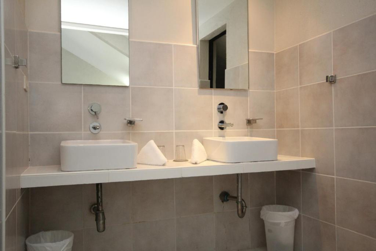 Bathroom 5, MR Holidays Hotel, Malay