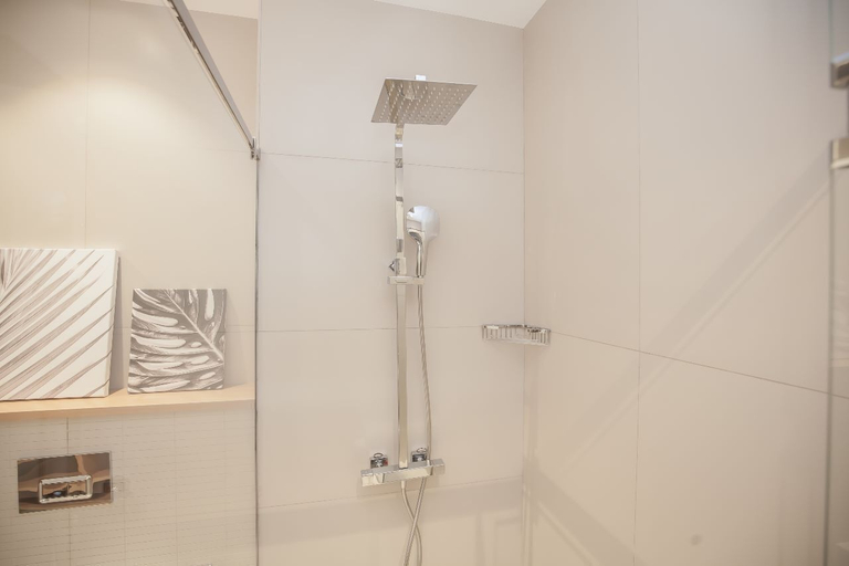 Bathroom 5, White Villas 2, Baku