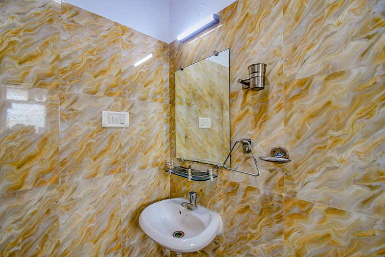 Bathroom 3, Fabhotel Adri Hotels, North 24 Parganas