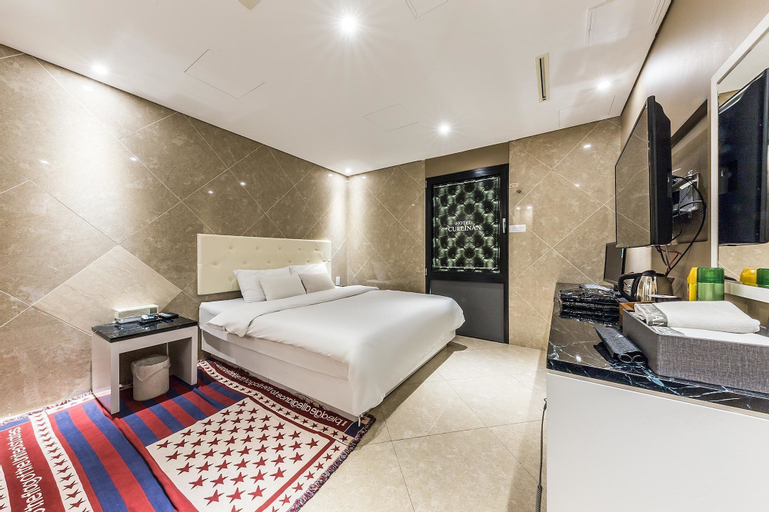 Bedroom 23