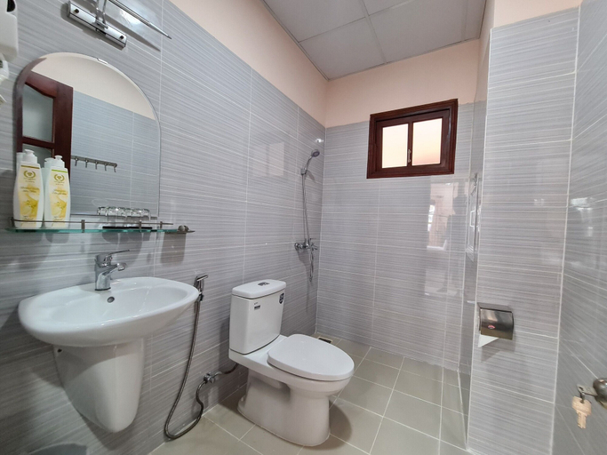 Bathroom 3, Con Dao Tan Son Nhat Hotel, Côn Đảo