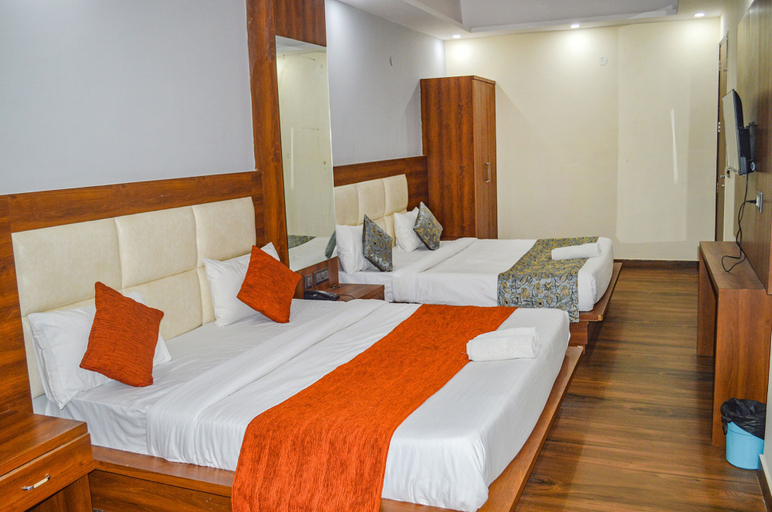 Bedroom 3, FabHotel The Golf Inn - Nr Botanical Garden Metro, Gautam Buddha Nagar