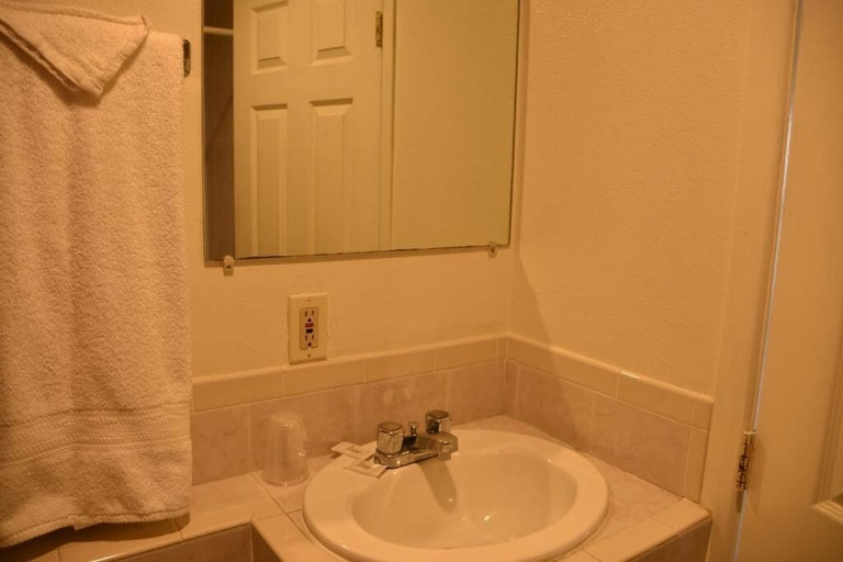 Bathroom 3, Baycities Motel, San Diego