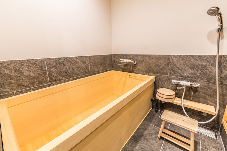 Bathroom 4, Nihon Iro, Shizuoka
