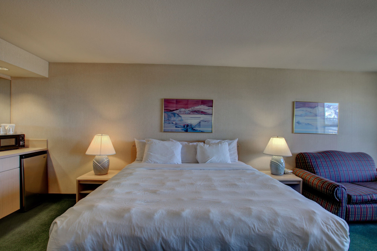 Bedroom 4, Shilo Inns Mammoth Lakes, Mono