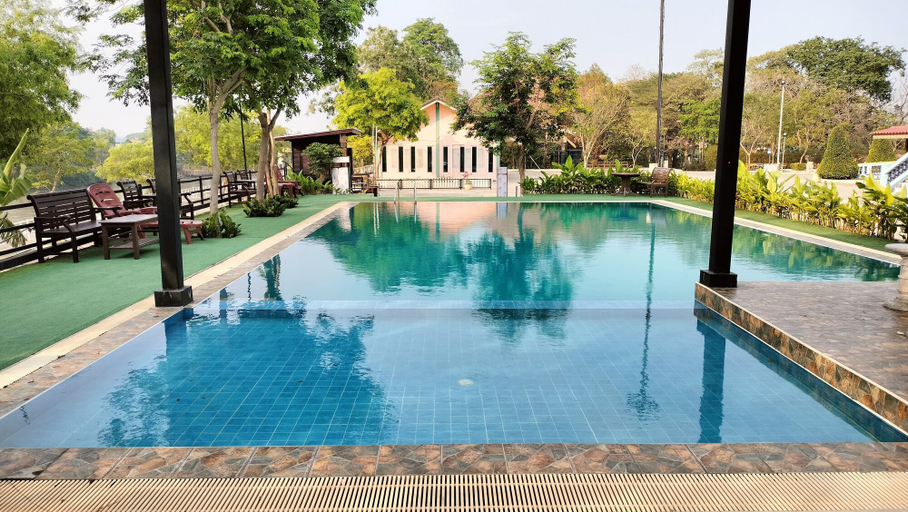 Sport & Beauty 2, Toh Buk Seng Riverside, Nakhon Luang