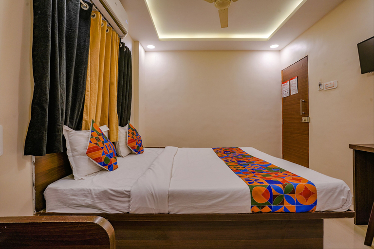 Bedroom 3, Fabhotel Royal Inn Ns, Pune