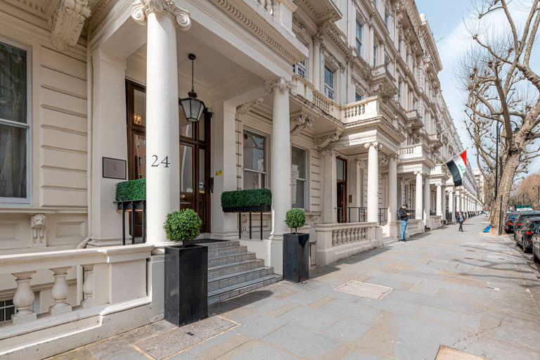 Exterior & Views 2, Queensgate Court, London