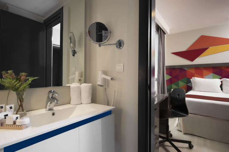 Bathroom 4, Novus Plaza Hodelpa, Distrito Nacional