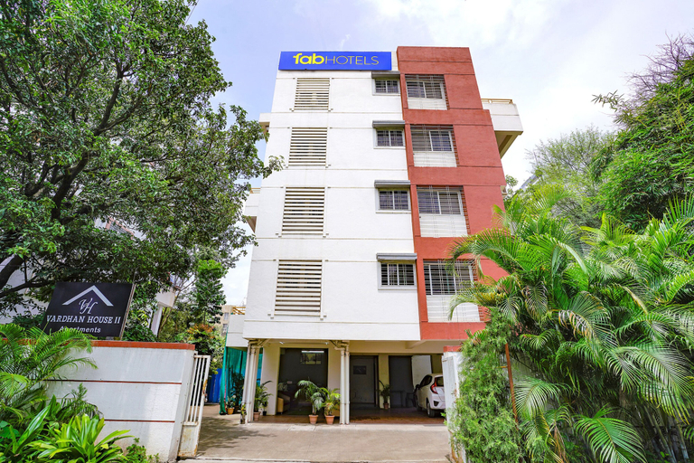 Exterior & Views 2, FabHotel Vardhan House II, Pune